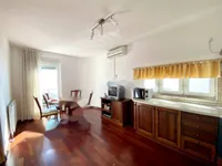 Недвижимость Трехкомнатная квартира, центр: 8