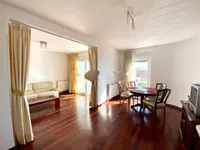 Недвижимость Трехкомнатная квартира, центр: 9