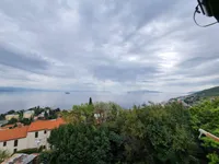 Недвижимость Трехкомнатная квартира в центре: 3