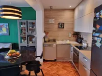 Недвижимость Трехкомнатная квартира в центре: 7