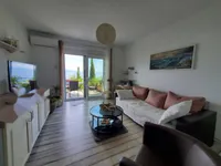 Недвижимость Двухкомнатная квартира в центре: 2