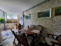 Недвижимость Двухкомнатная квартира в центре: 8