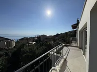 Недвижимость Четырехкомнатная квартира Центр: 1