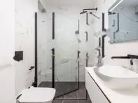 Недвижимость Трехкомнатная квартира Центр: 16