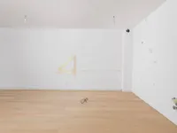 Недвижимость Трёхкомнатная квартира в центре: 12