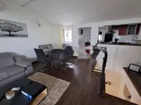 Недвижимость Двухкомнатная квартира Поляне: 3