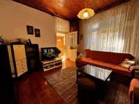 Недвижимость Двухкомнатная квартира в центре: 1