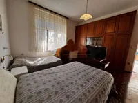 Недвижимость Двухкомнатная квартира в центре: 8