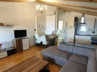 Недвижимость Трехкомнатная квартира Центр: 5