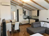 Недвижимость Трехкомнатная квартира Центр: 6