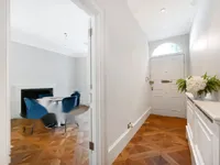 Недвижимость Alexander Square: 2