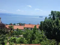 Недвижимость Трехкомнатная квартира в центре: 2