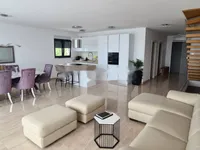 Недвижимость Многоквартирный дом в Побри: 20