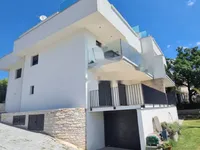 Недвижимость Многоквартирный дом Побри: 4