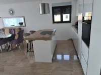 Недвижимость Многоквартирный дом Побри: 36