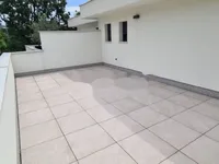 Недвижимость Многоквартирный дом Побри: 60