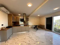 Недвижимость Трехкомнатная квартира Побрие: 3