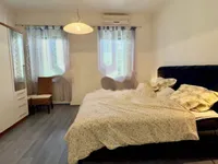 Недвижимость Трехкомнатная квартира в центре: 6