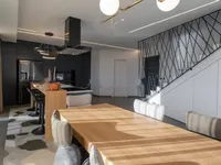 Недвижимость Четырехкомнатная квартира Центр: 11