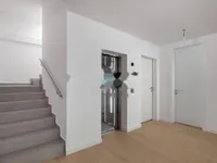 Недвижимость Четырехкомнатная квартира Центр: 8