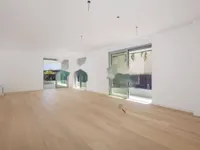 Недвижимость Трехкомнатная квартира в центре: 4