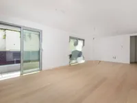 Недвижимость Трехкомнатная квартира в центре: 8