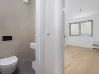 Недвижимость Трехкомнатная квартира в центре: 14