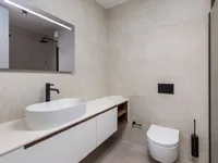 Недвижимость Трехкомнатная квартира в Центре: 12