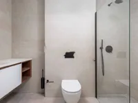 Недвижимость Трехкомнатная квартира в Центре: 18