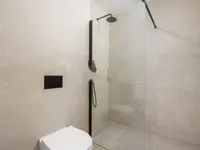 Недвижимость Трехкомнатная квартира в Центре: 19