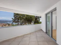 Недвижимость Трехкомнатная квартира в центре: 16