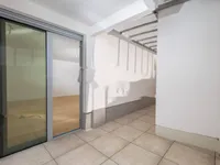 Недвижимость Трехкомнатная квартира Центр: 8