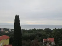 Недвижимость Четырехкомнатная квартира Оприч: 3