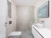 Недвижимость Трехкомнатная квартира Центр: 13