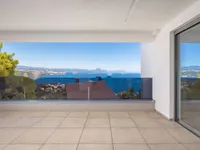 Недвижимость Трехкомнатная квартира в центре: 11