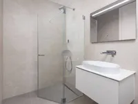 Недвижимость Трехкомнатная квартира в центре: 18