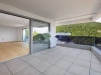 Недвижимость Трехкомнатная квартира в центре: 9