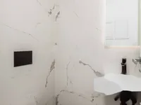 Недвижимость Трехкомнатная квартира в центре: 19