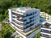 Недвижимость Трехкомнатная квартира в центре: 25