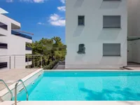 Недвижимость Трехкомнатная квартира в центре: 28