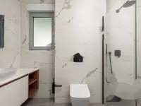 Недвижимость Трехкомнатная квартира Центр: 14