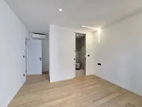 Недвижимость Четырехкомнатная квартира Центр: 9