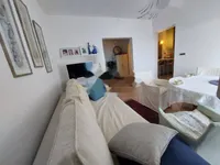 Недвижимость Трехкомнатная квартира в центре: 2