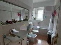 Недвижимость Трехкомнатная квартира в центре: 11