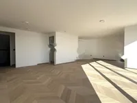 Недвижимость Трёхкомнатная квартира в центре: 3