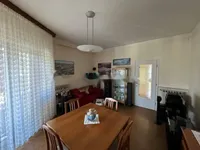 Недвижимость Трехкомнатная квартира в центре: 4