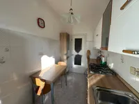 Недвижимость Трехкомнатная квартира в центре: 6