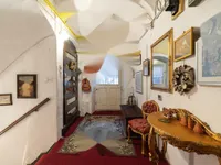 Недвижимость Четырехкомнатная квартира в центре: 1