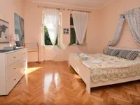 Недвижимость Двухкомнатная квартира Центр: 9