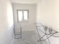 Недвижимость Трехкомнатная квартира, Побрии: 4